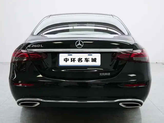 Mercedes-Benz E-Class — Фото автомобиля 19