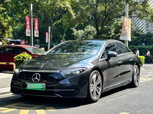 Фотография автомобиля — Mercedes-Benz EQS