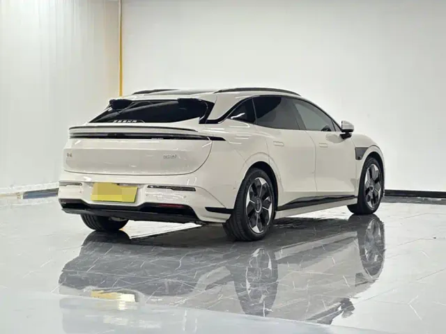 Zeekr 007 GT — Фото автомобиля 7