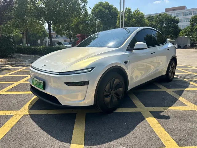 Фотография автомобиля — Tesla Model Y