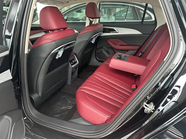 Hongqi H5 — Фото автомобиля 11