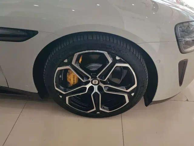 Xiaomi SU7 — Фото автомобиля 6