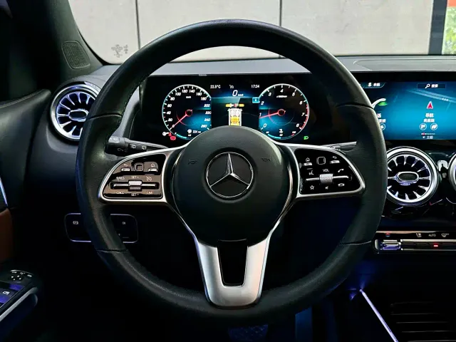 Mercedes-Benz GLB-Class — Фото автомобиля 16