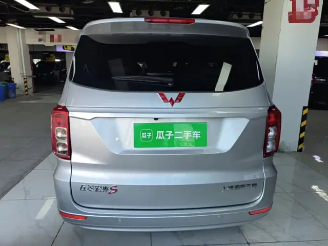 Wuling Hongguang — Фото автомобиля 5