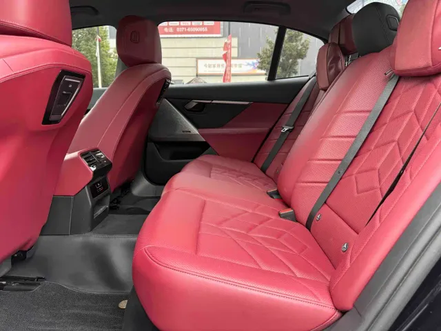 BMW 5 Series — Фото автомобиля 6