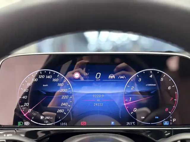 Mercedes-Benz E-Class — Фото автомобиля 15