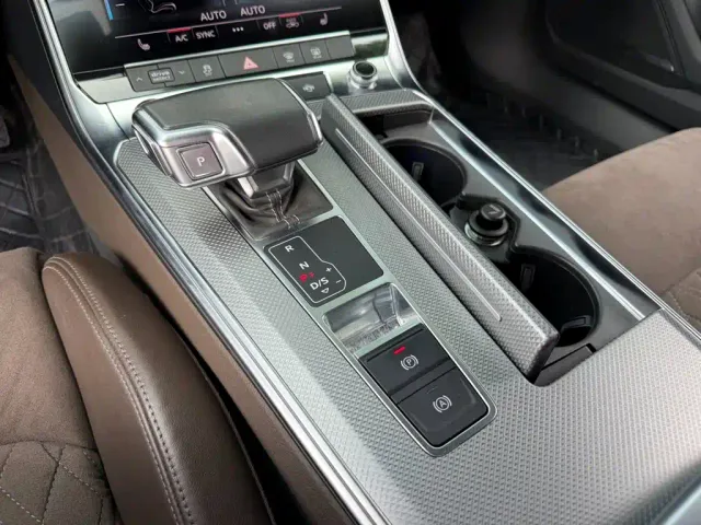 Audi A7L — Фото автомобиля 9
