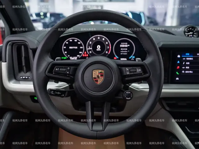 Porsche Cayenne — Фото автомобиля 17