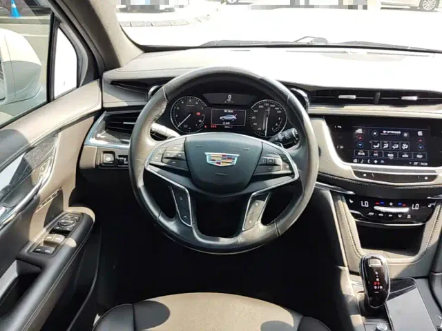 Cadillac XT5 — Фото автомобиля 2