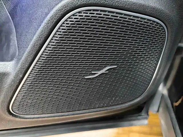 Mercedes-Benz EQB — Фото автомобиля 9