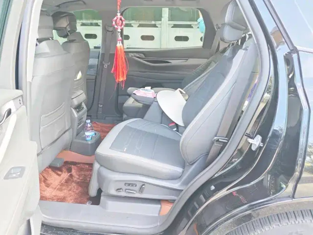 Ford Edge — Фото автомобиля 11