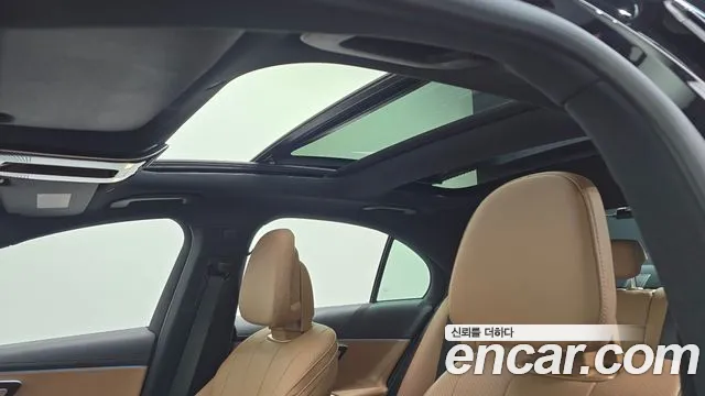 Mercedes-Benz E-Class — Фото автомобиля 16