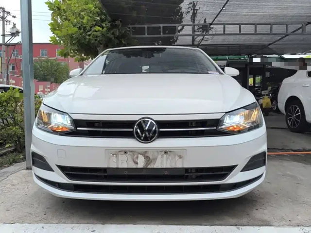 Volkswagen Polo — Фото автомобиля 2