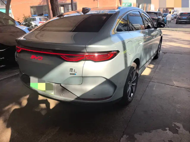 BYD Qin L — Фото автомобиля 16