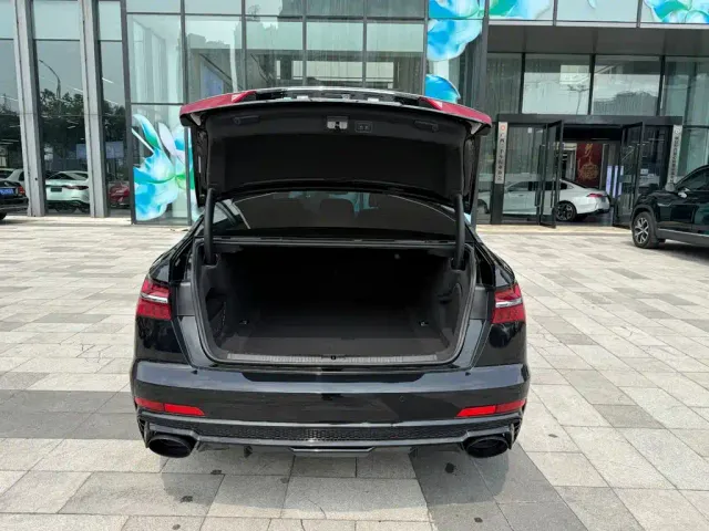 Audi A6L — Фото автомобиля 30