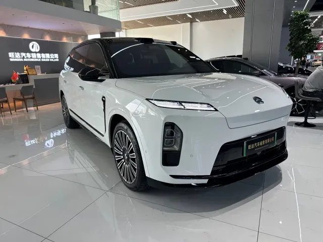 Nio ES8 — Фото автомобиля 3