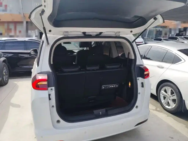 GAC Trumpchi M6 — Фото автомобиля 18