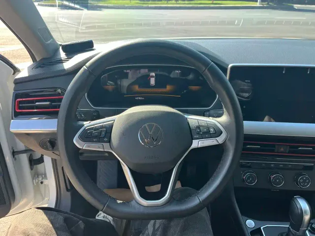 Volkswagen Lavida — Фото автомобиля 7
