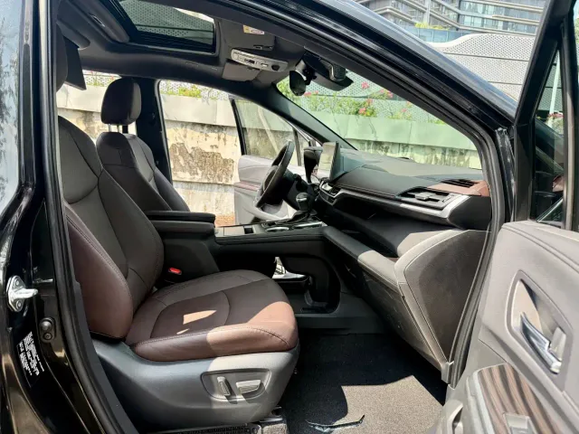Toyota Sienna — Фото автомобиля 9