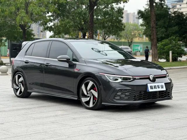 Volkswagen Golf GTI — Фото автомобиля 3