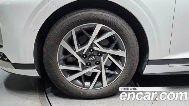 Hyundai Grandeur GN7 — Фото автомобиля 5