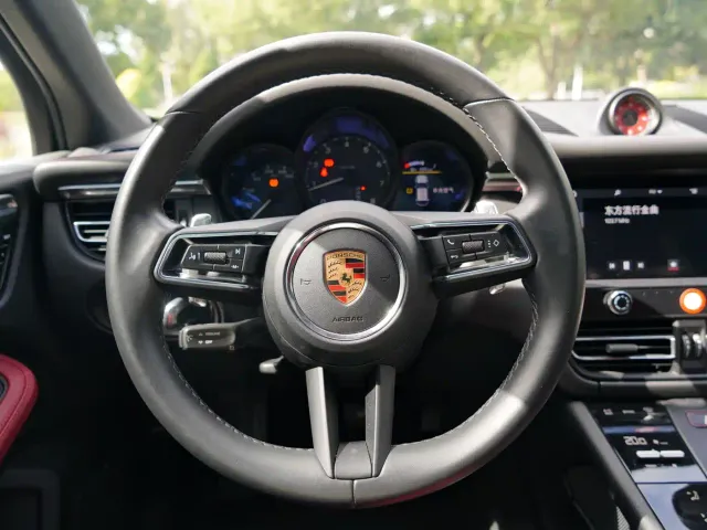 Porsche Macan — Фото автомобиля 15
