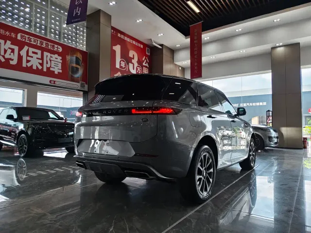 Land Rover Range Rover Sport — Фото автомобиля 19