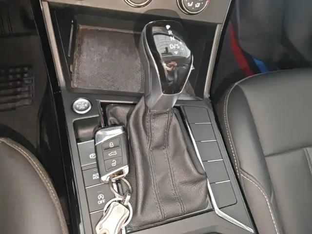 Volkswagen Passat — Фото автомобиля 13