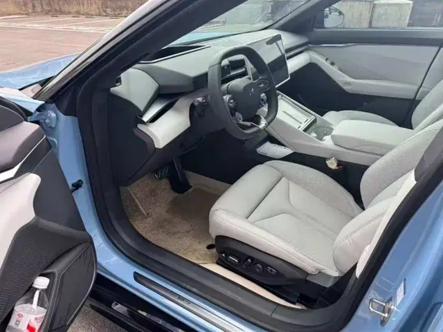 Xpeng P7 — Фото автомобиля 6