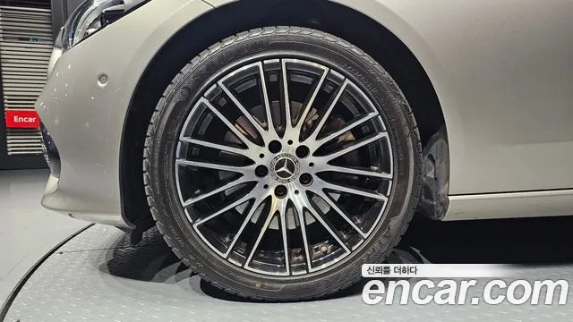 Mercedes-Benz C-Class — Фото автомобиля 5