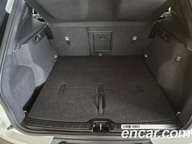 Volvo XC40 — Фото автомобиля 7