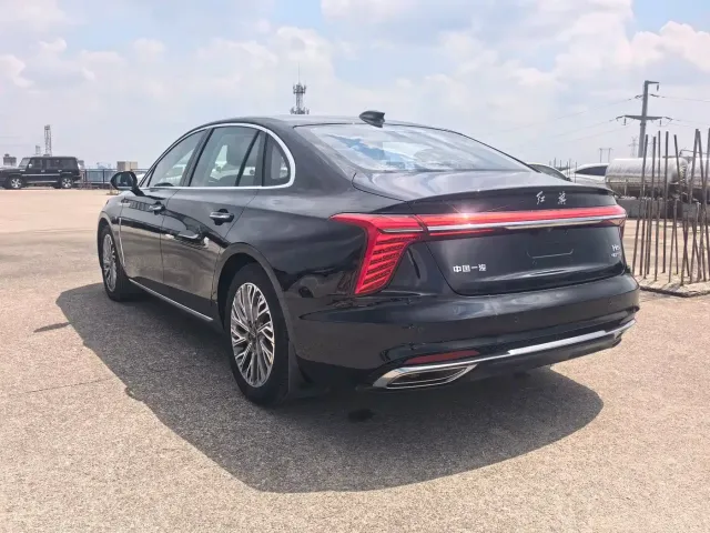 Hongqi H5 — Фото автомобиля 5