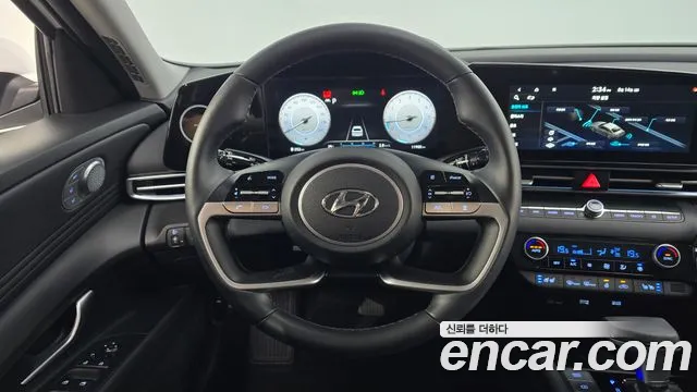 Hyundai AVANTE Avante (CN7) — Фото автомобиля 12