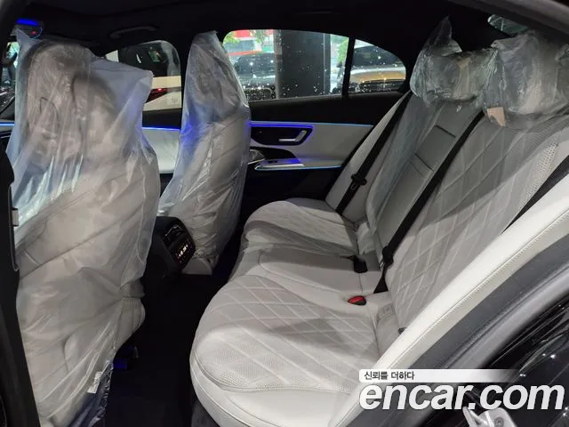 Mercedes-Benz E-Class — Фото автомобиля 11