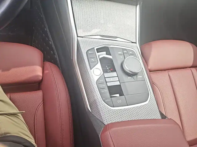 BMW i4 — Фото автомобиля 18