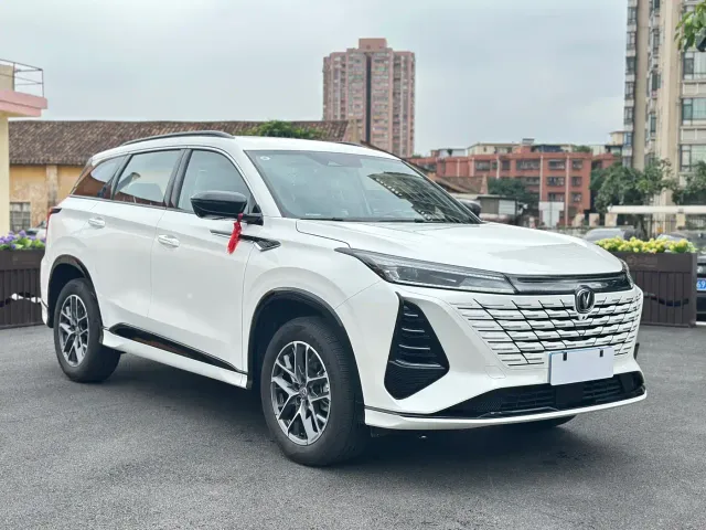 Changan CS75 Plus — Фото автомобиля 3