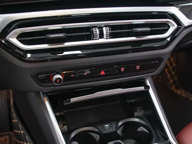 BMW 3 Series — Фото автомобиля 10