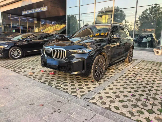 Фотография автомобиля — BMW X5