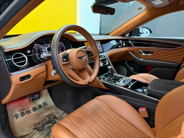 Bentley Flying Spur — Фото автомобиля 8