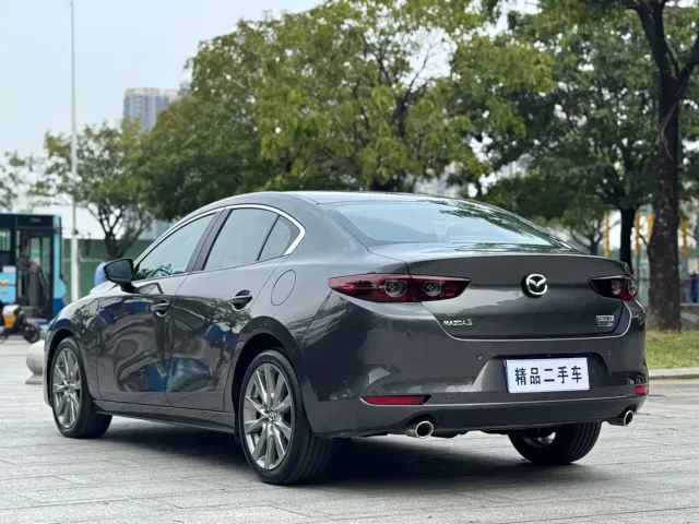 Mazda Axela — Фото автомобиля 6