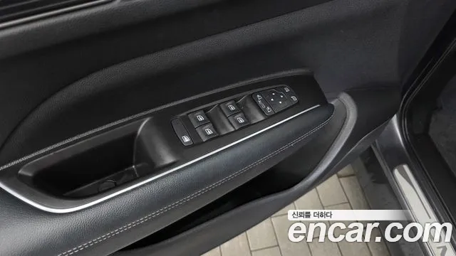 Renault-KoreaSamsung QM6 Новый QM6 2.0 LPe RE Signature 2WD — Фото автомобиля 26