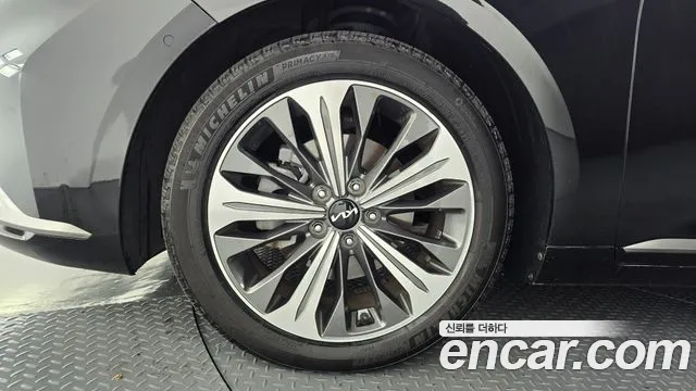 Kia K8 Hybrid — Фото автомобиля 5