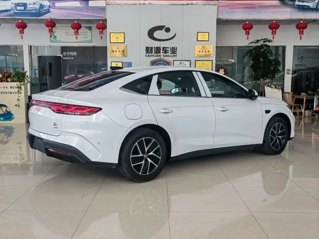 BYD Qin L — Фото автомобиля 4