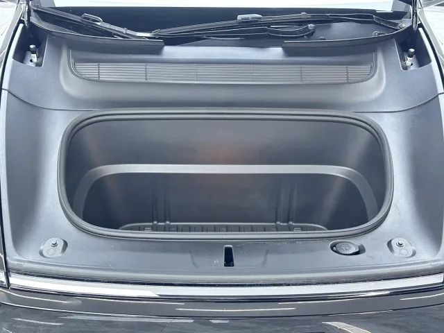 Tesla Model Y — Фото автомобиля 10