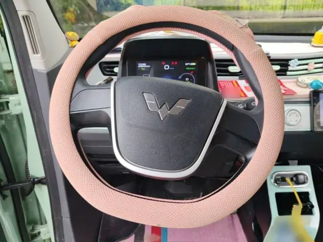 Wuling Hongguang Mini EV — Фото автомобиля 13
