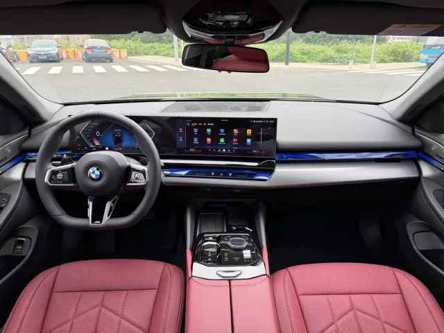 BMW 5 Series — Фото автомобиля 4