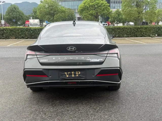 Hyundai Elantra — Фото автомобиля 9