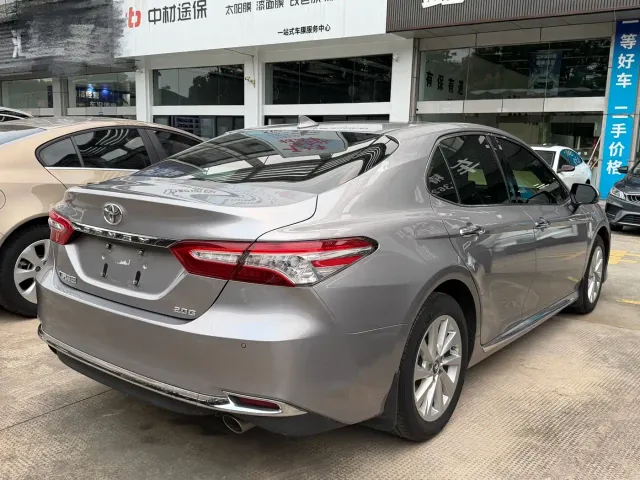 Toyota Camry — Фото автомобиля 4