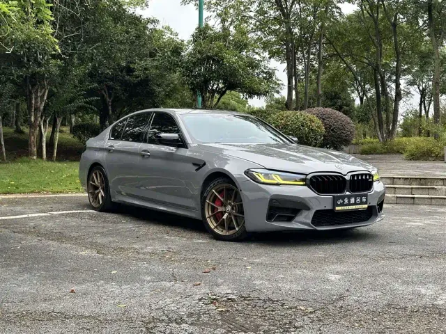 BMW 5 Series — Фото автомобиля 3