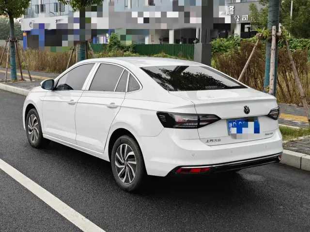 Volkswagen Lavida — Фото автомобиля 7